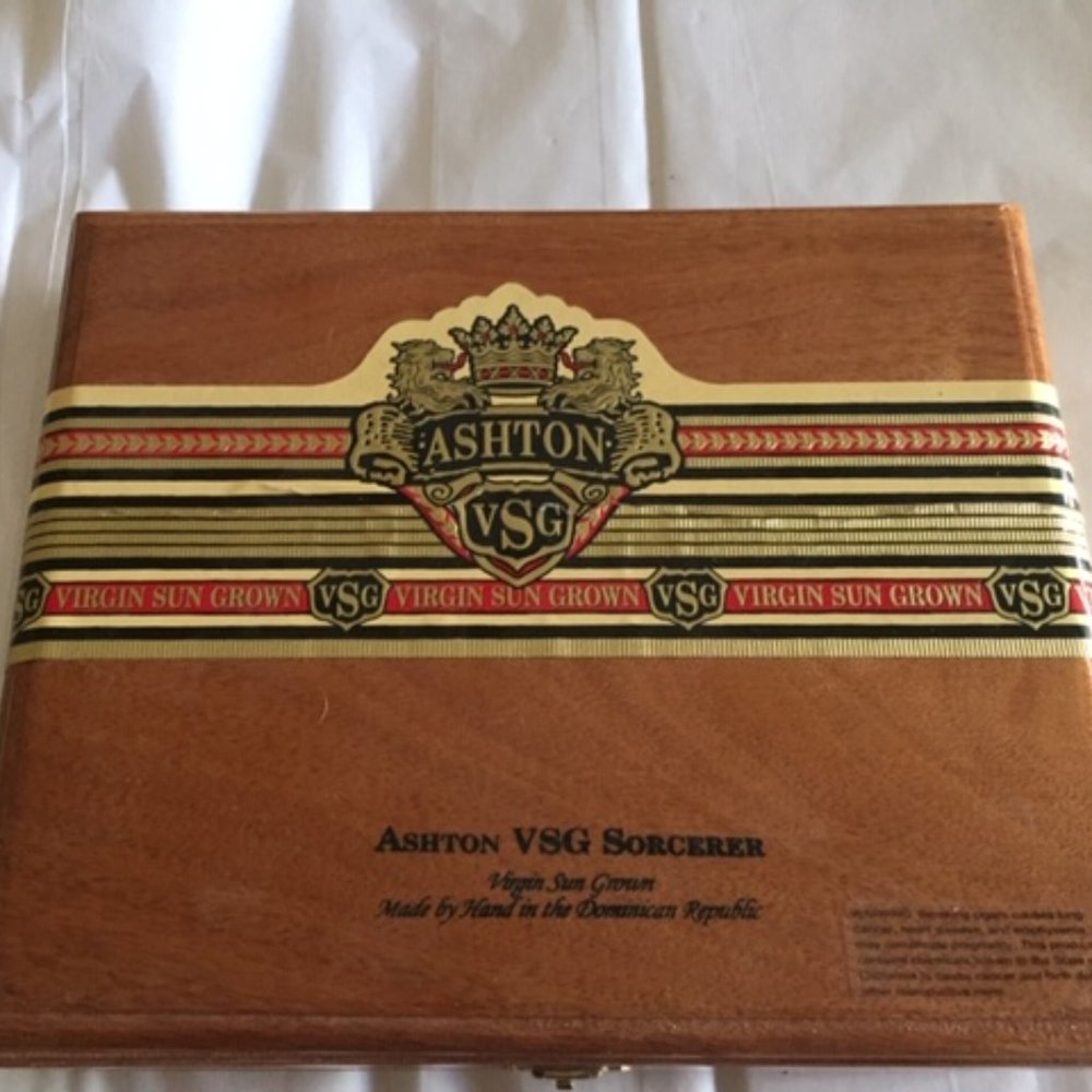 Ashton VSG Sorcerer Cigar Box